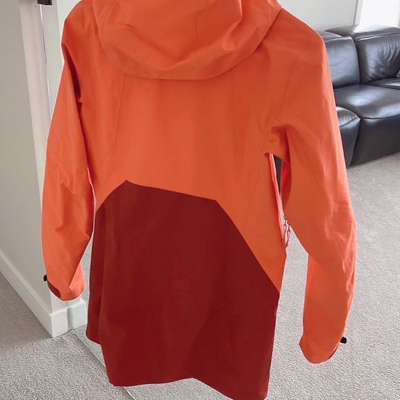 New Arc’Teryx sentinel LT women jacket - Picture 2 of 10